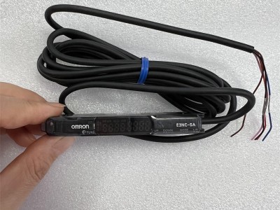 E3NC-SA21智能激光传感器图1